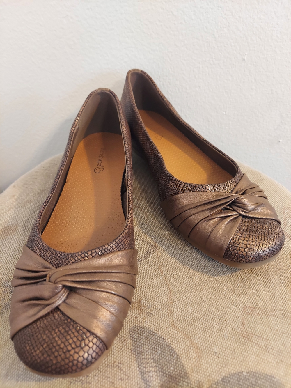 BareTraps Women's Bronze Knot-Detail Ballet Flats Size 8.5